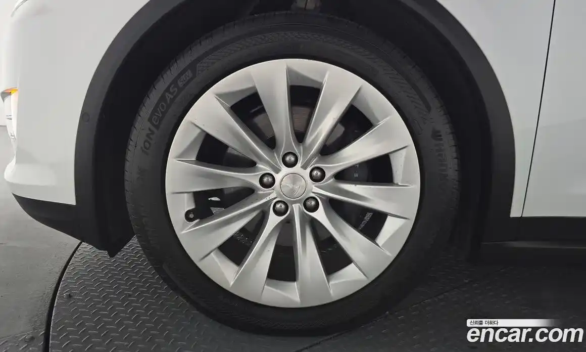 Tesla Model X 2018 0.3 автомат (гидро), фото 5 Tesla Model X 2018 0.3 автомат (гидро), фото 5