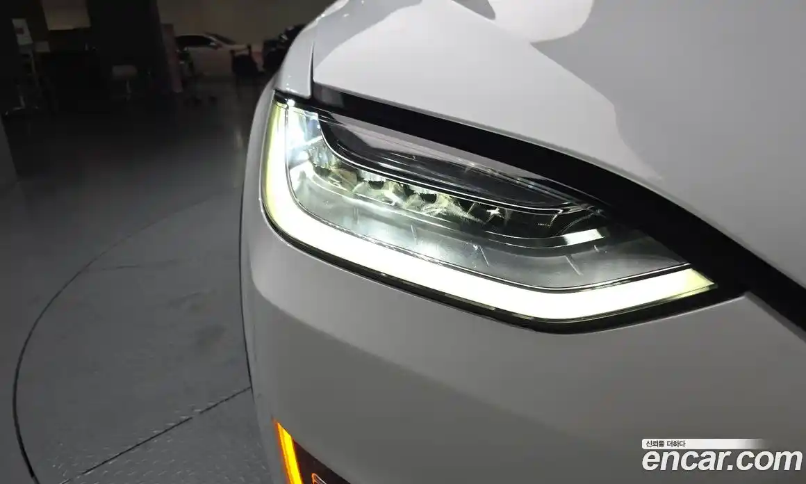 Tesla Model X 2018 0.3 автомат (гидро), фото 8 Tesla Model X 2018 0.3 автомат (гидро), фото 8