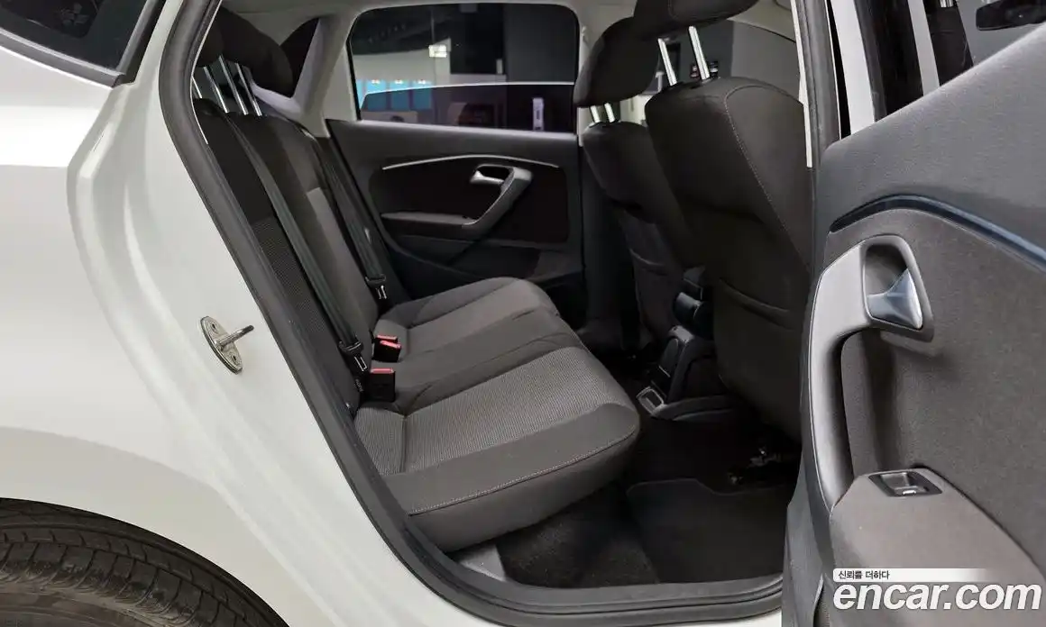 Volkswagen Polo 2015 1.4 автомат (гидро), фото 11