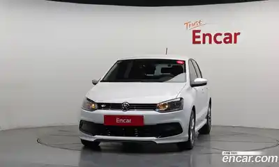 Volkswagen Polo 2015 1.4 автомат (гидро), миниатюра 3