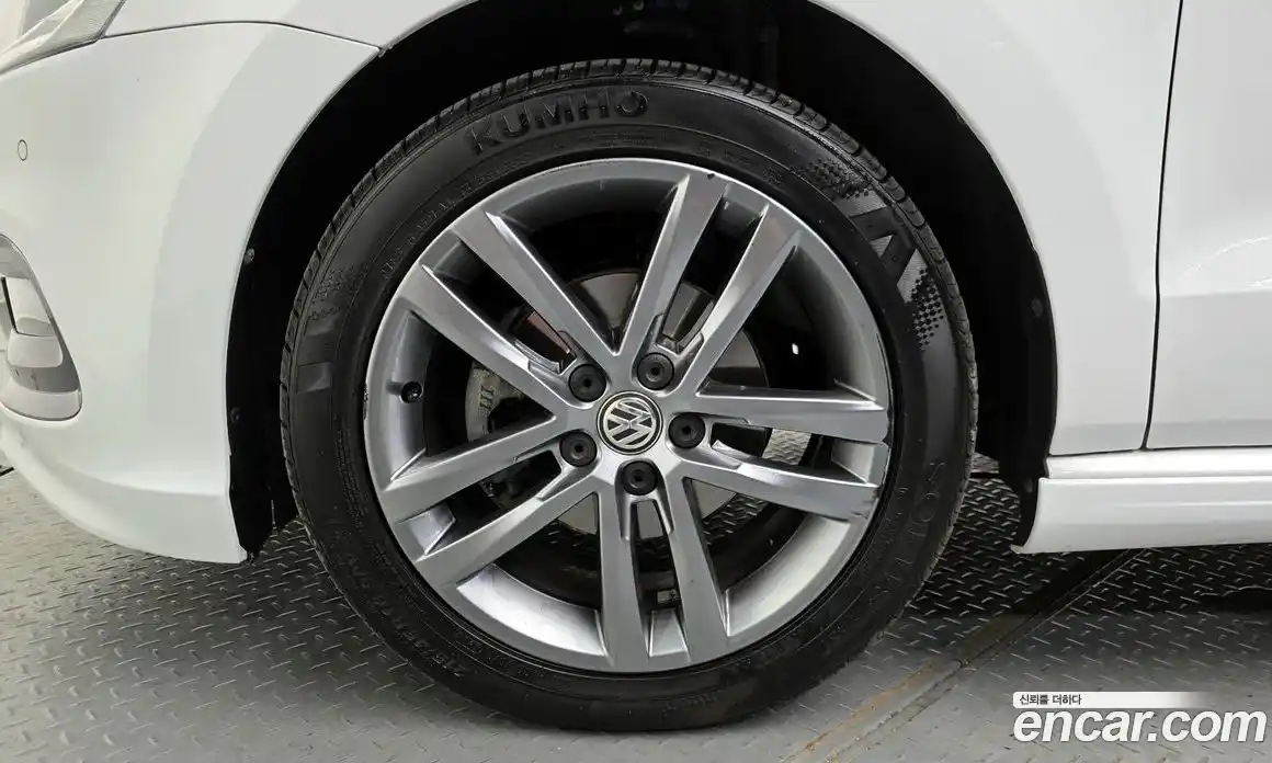 Volkswagen Polo 2015 1.4 автомат (гидро), фото 5