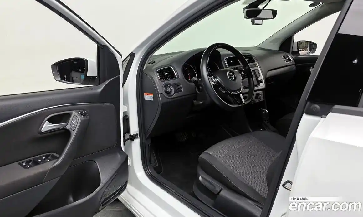 Volkswagen Polo 2015 1.4 автомат (гидро), фото 10