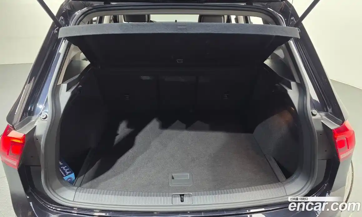 Volkswagen Tiguan 2018 2.0 автомат (гидро), фото 26