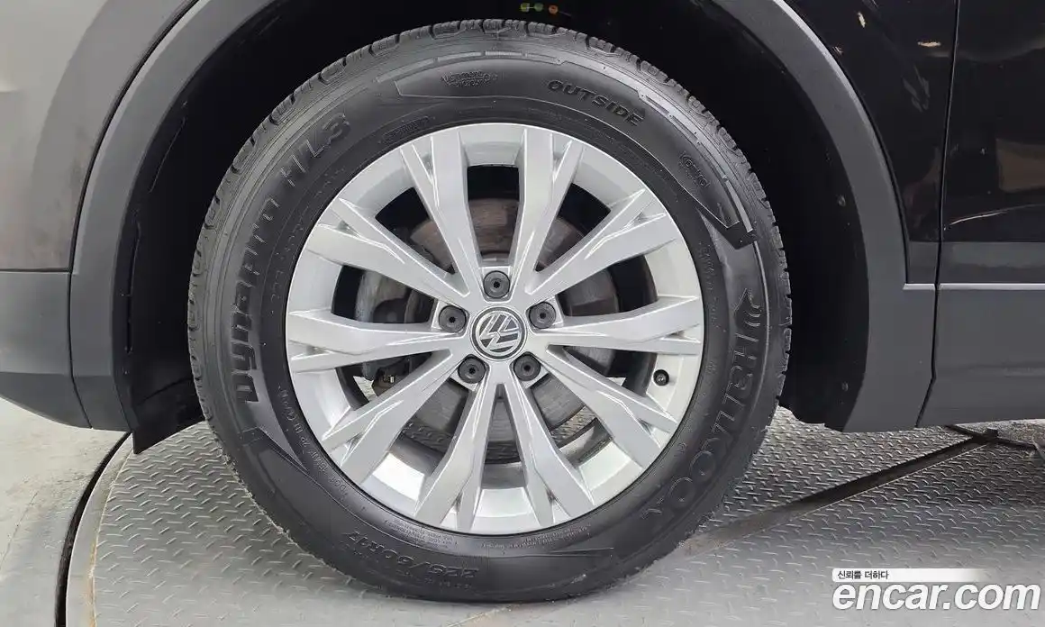 Volkswagen Tiguan 2018 2.0 автомат (гидро), фото 5