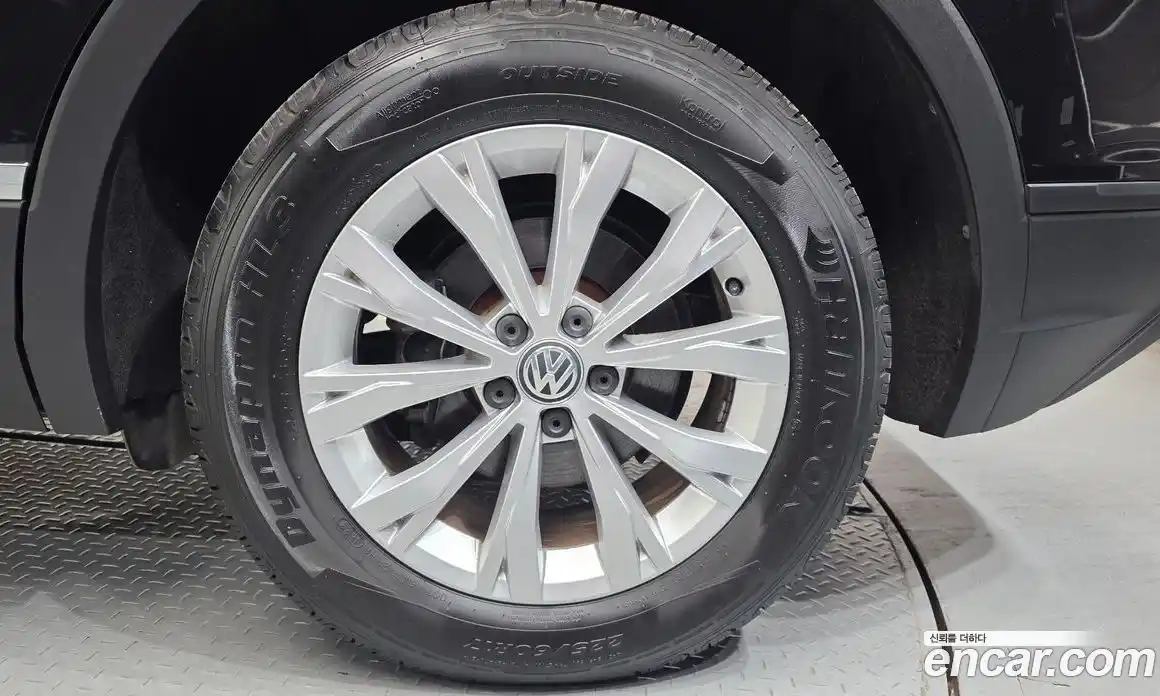 Volkswagen Tiguan 2018 2.0 автомат (гидро), фото 7