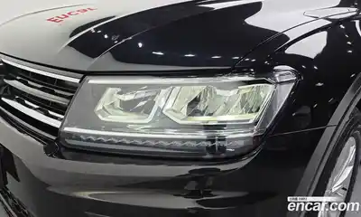 Volkswagen Tiguan 2018 2.0 автомат (гидро), миниатюра 8