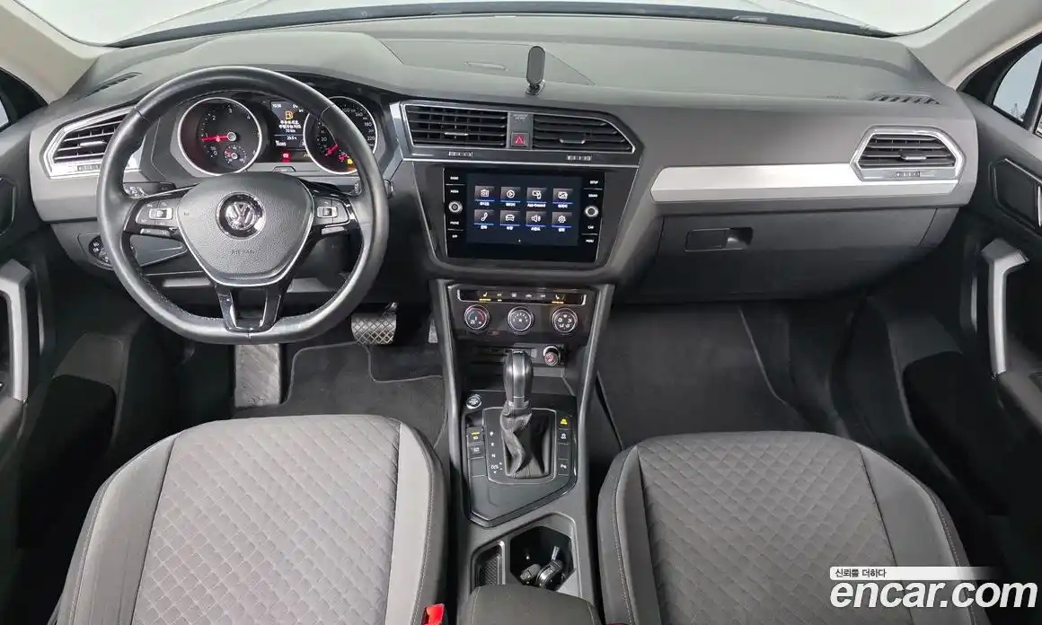 Volkswagen Tiguan 2018 2.0 автомат (гидро), фото 10