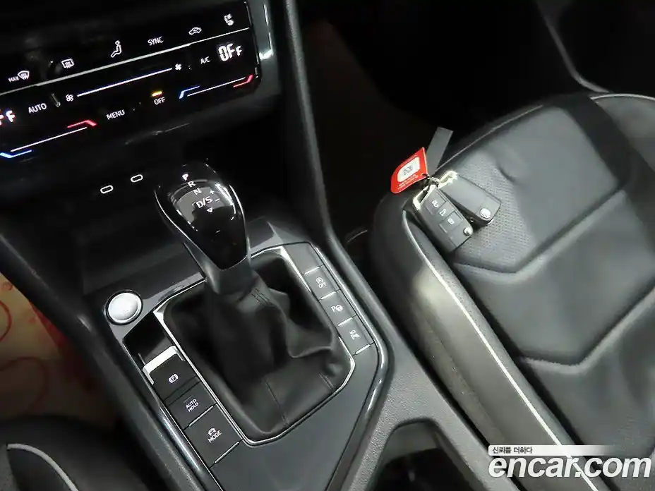 Volkswagen Tiguan 2023 2.0 автомат (гидро), фото 14