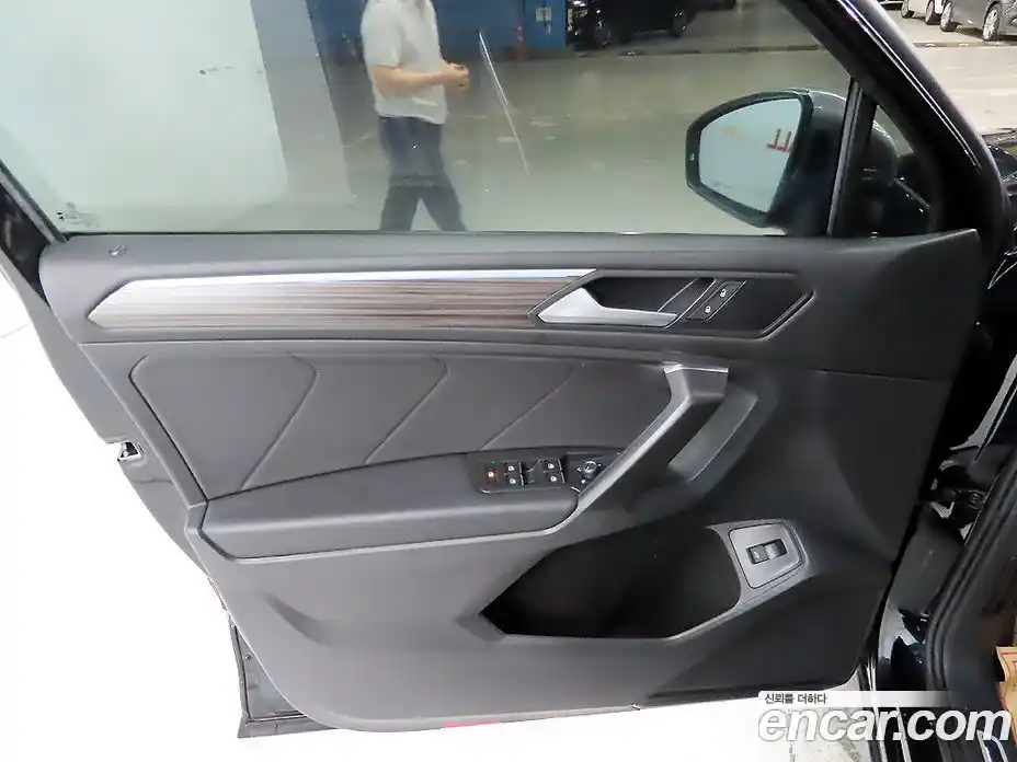 Volkswagen Tiguan 2023 2.0 автомат (гидро), фото 15