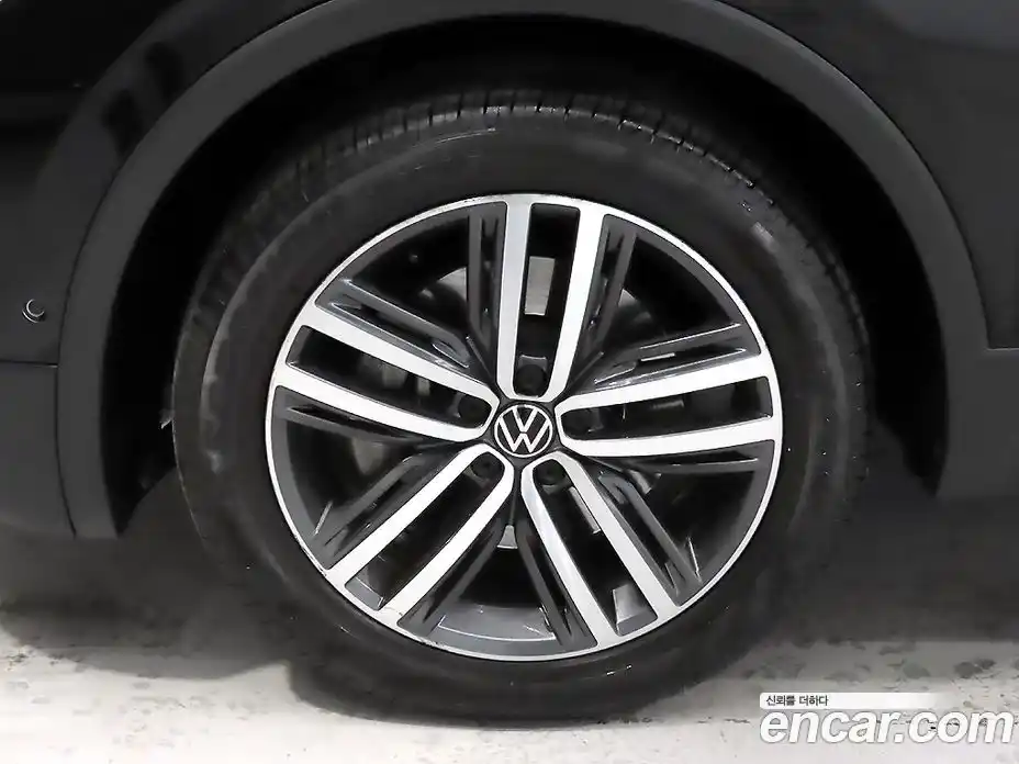 Volkswagen Tiguan 2023 2.0 автомат (гидро), фото 5