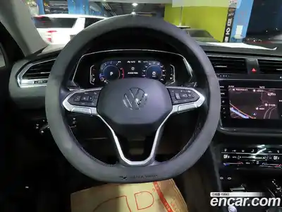 Volkswagen Tiguan 2023 2.0 автомат (гидро), миниатюра 9