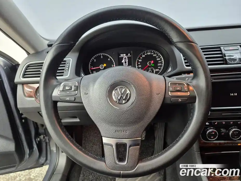 Volkswagen Passat 2013 2.0 автомат (гидро), фото 14 Volkswagen Passat 2013 2.0 автомат (гидро), фото 14