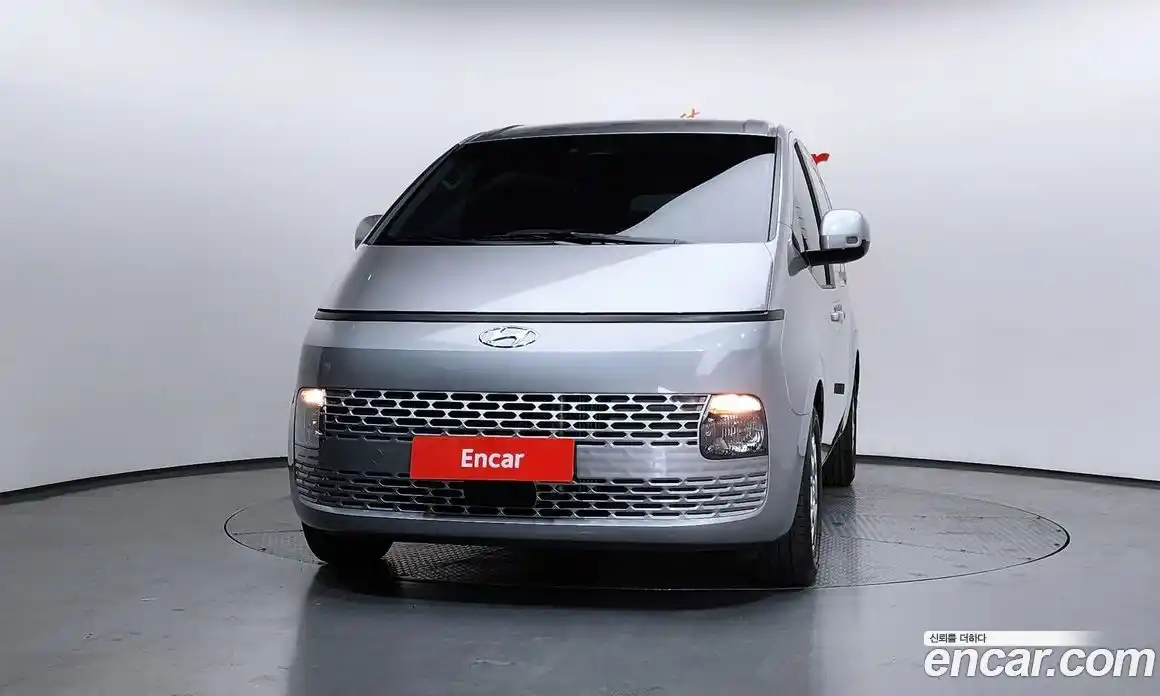 Hyundai Staria 2024 2.2 автомат (гидро), фото 3