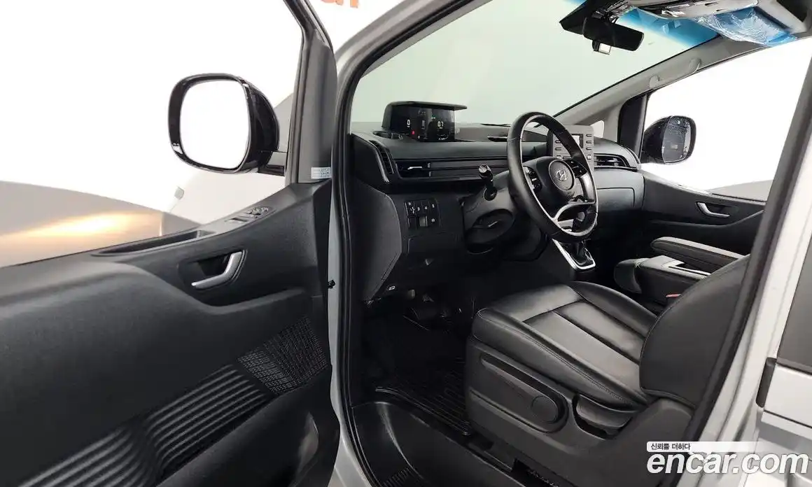 Hyundai Staria 2024 2.2 автомат (гидро), фото 10
