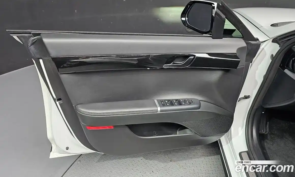 Hyundai Grandeur 2023 2.5 автомат (гидро), фото 14