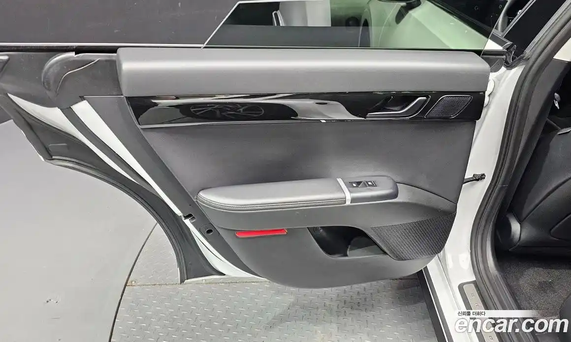 Hyundai Grandeur 2023 2.5 автомат (гидро), фото 15