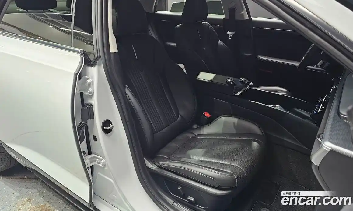 Hyundai Grandeur 2023 2.5 автомат (гидро), фото 16