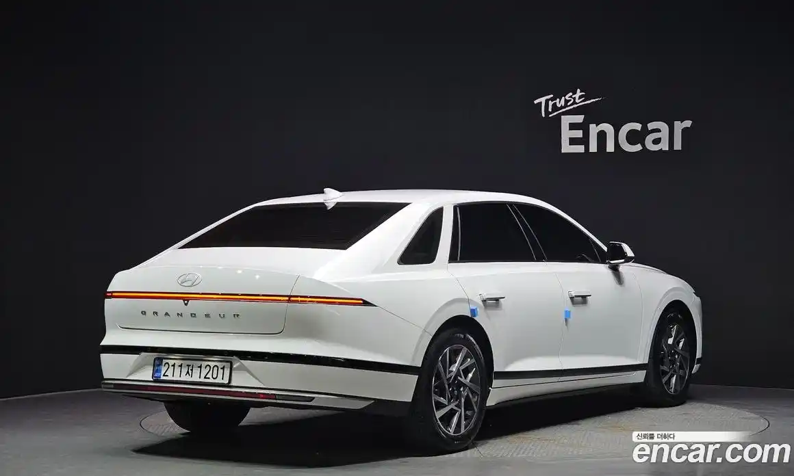 Hyundai Grandeur 2023 2.5 автомат (гидро), фото 2