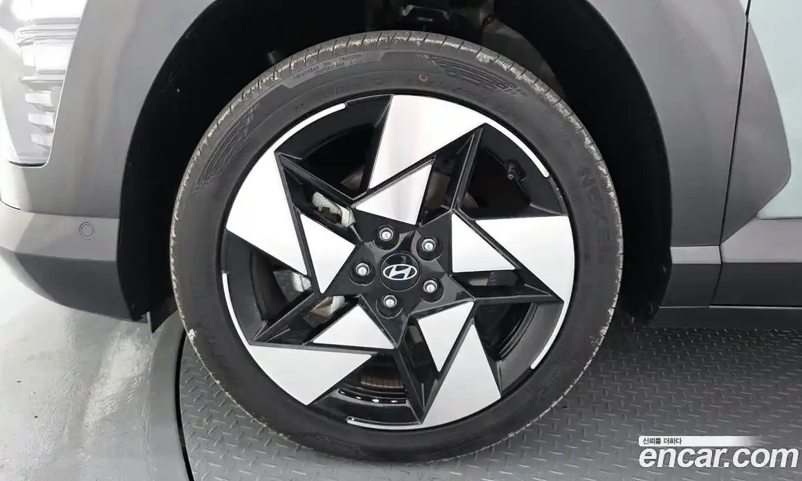 Hyundai Kona 2023 1.6 автомат (гидро), фото 5