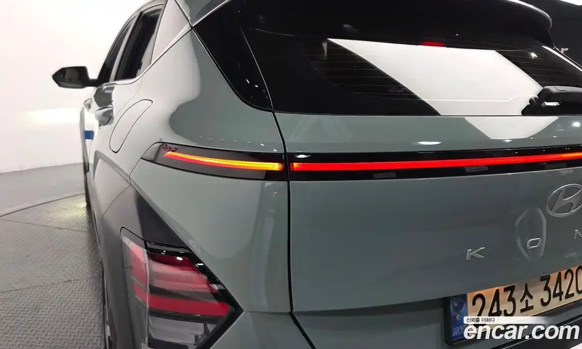 Hyundai Kona 2023 1.6 автомат (гидро), фото 9