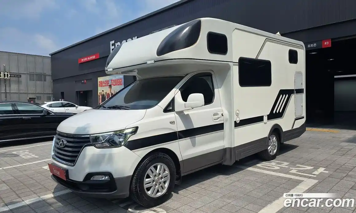 Hyundai Starex 2019 2.5 автомат (гидро), фото 1