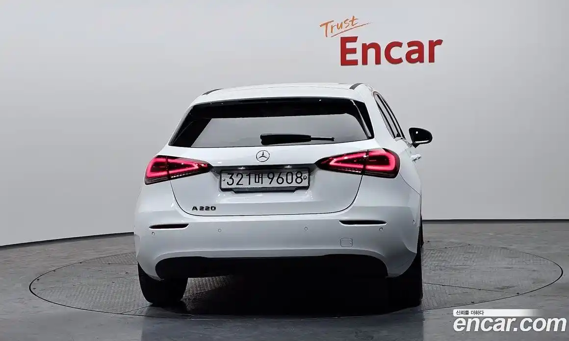 Mercedes-Benz A-Class 2019 2.0 гидро, фото 4 Mercedes-Benz A-Class 2019 2.0 гидро, фото 4