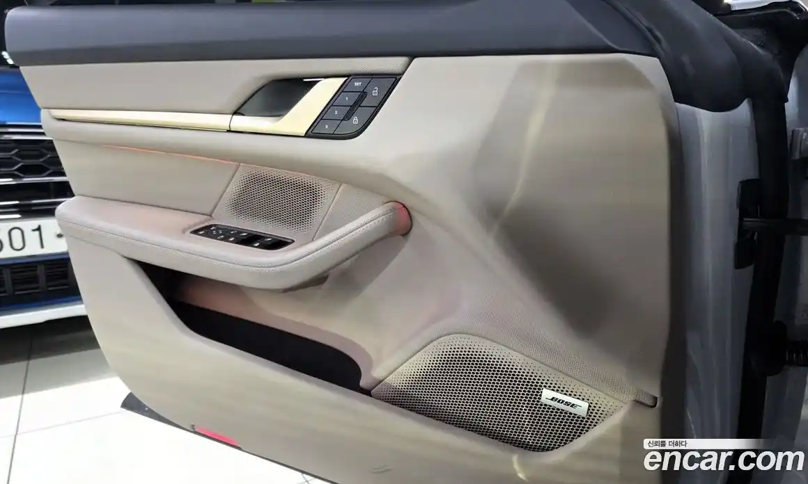 Porsche Taycan 2025 0.1 автомат (гидро), фото 18