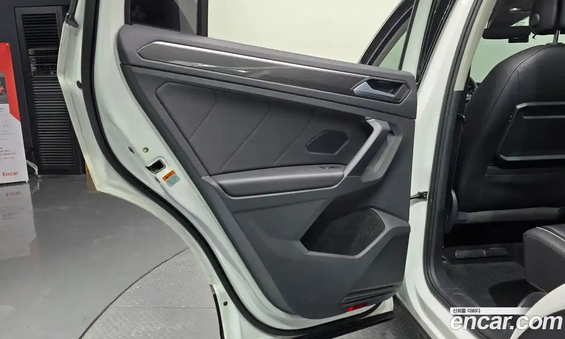 Volkswagen Tiguan 2020 2.0 автомат (гидро), фото 15