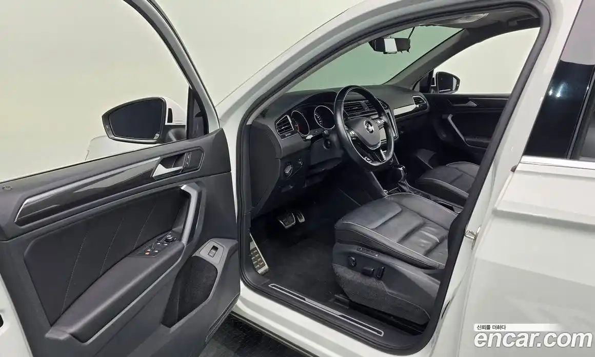 Volkswagen Tiguan 2020 2.0 автомат (гидро), фото 17