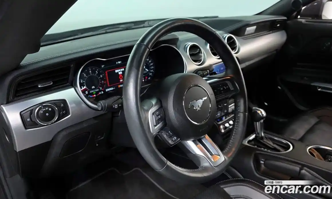 Ford Mustang 2023 2.3 автомат (гидро), фото 22