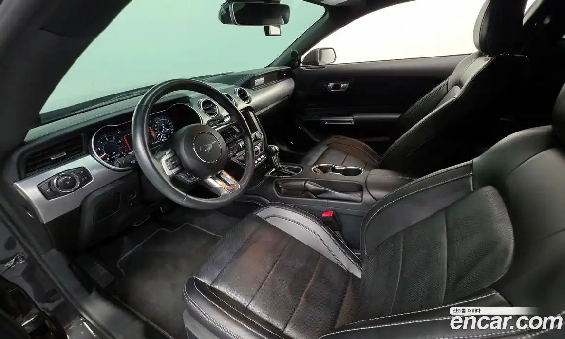 Ford Mustang 2023 2.3 автомат (гидро), фото 10