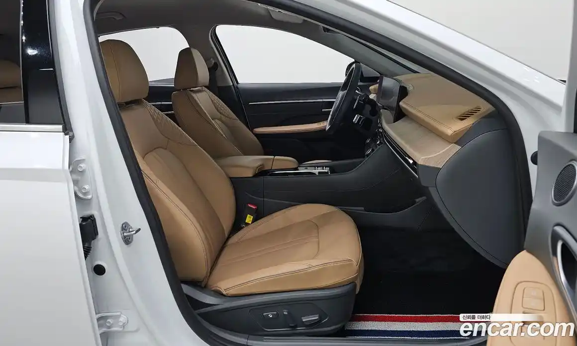 Hyundai Sonata 2025 1.6 автомат (гидро), фото 17