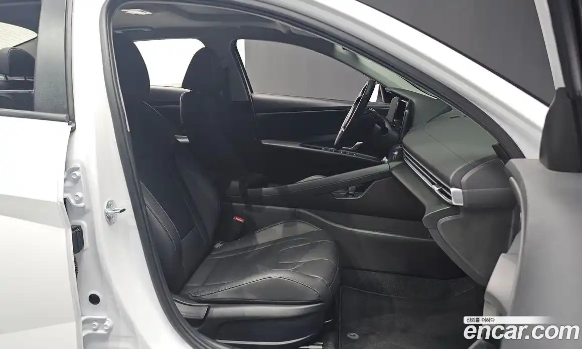 Hyundai Avante 2025 1.6 автомат (гидро), фото 10