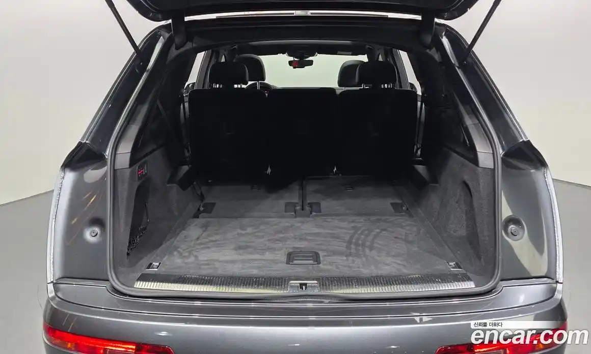 Audi Q7 2022 3.0 автомат (гидро), фото 23
