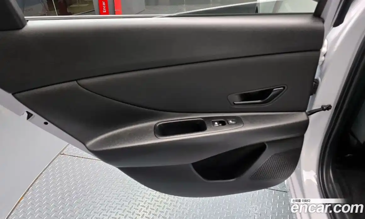 Hyundai Avante 2024 1.6 автомат (гидро), фото 15