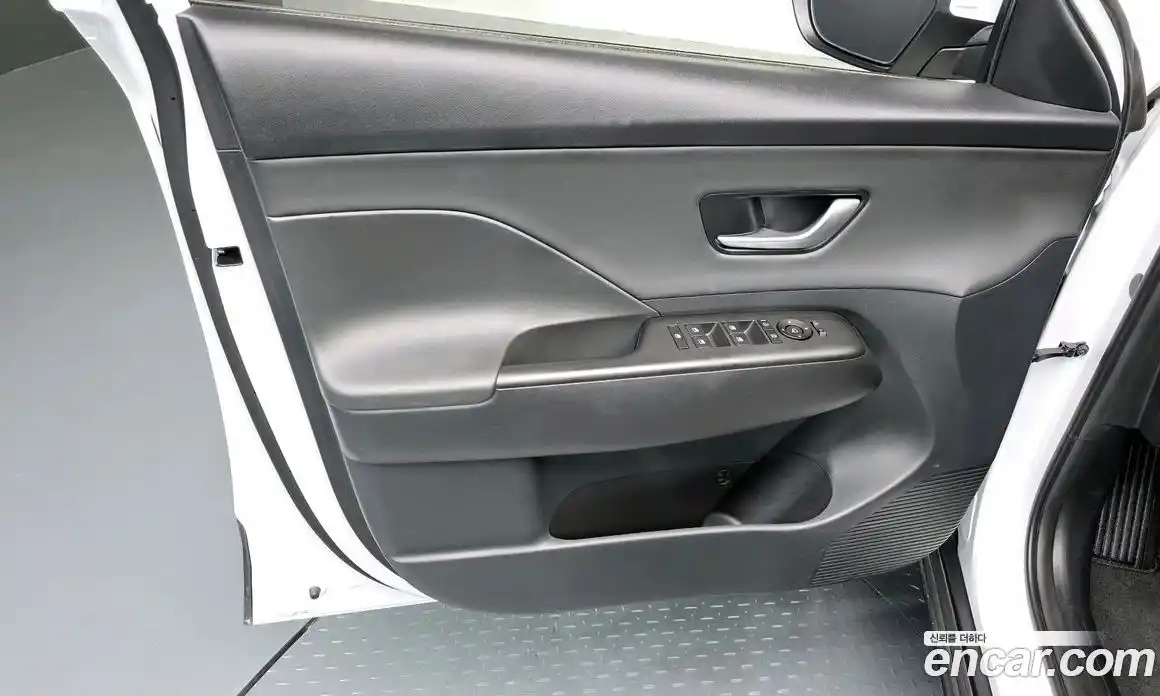 Hyundai Kona 2024 1.6 автомат (гидро), фото 14