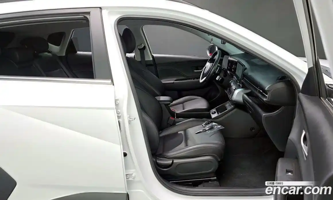 Hyundai Kona 2024 1.6 автомат (гидро), фото 16