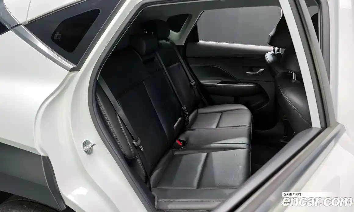 Hyundai Kona 2024 1.6 автомат (гидро), фото 17
