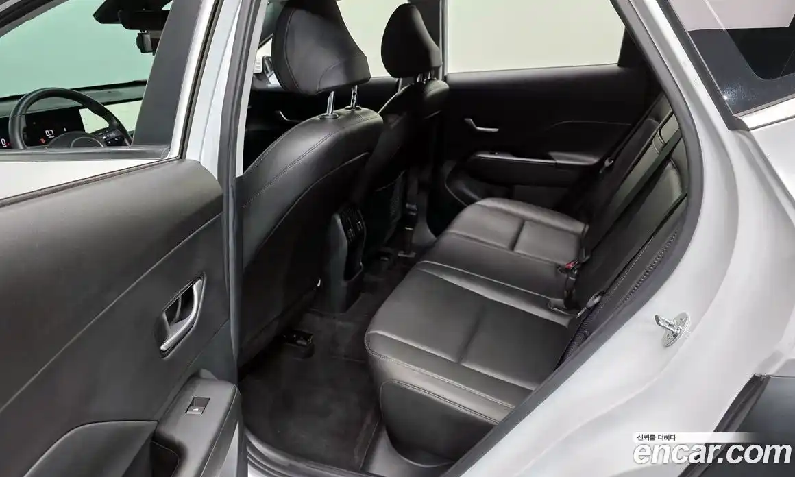 Hyundai Kona 2024 1.6 автомат (гидро), фото 18