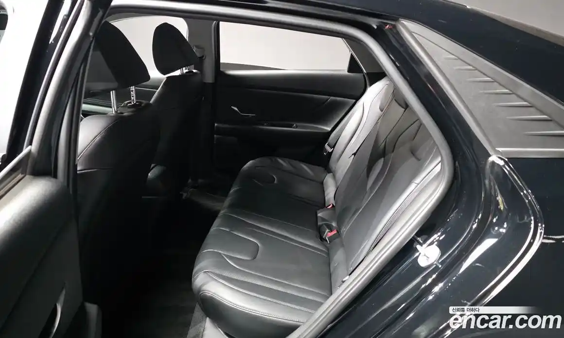 Hyundai Avante 2021 1.6 автомат (гидро), фото 16