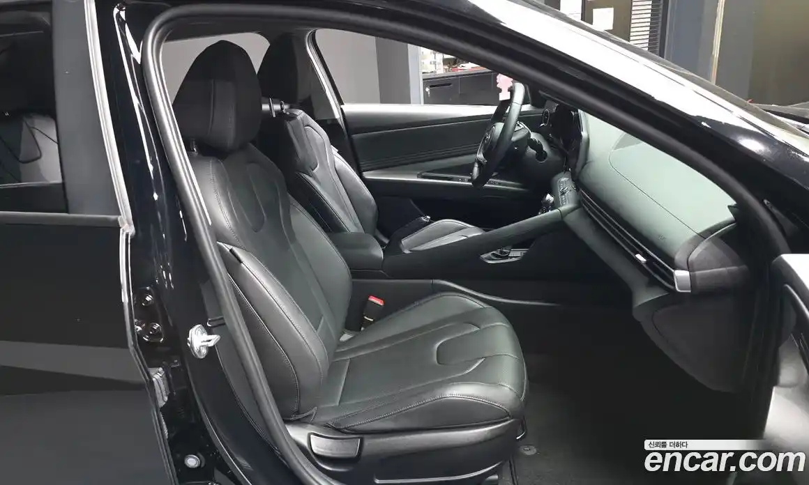 Hyundai Avante 2021 1.6 автомат (гидро), фото 17