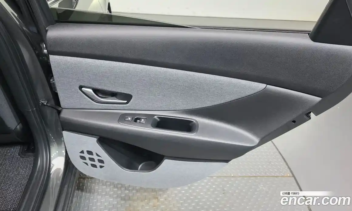 Hyundai Avante 2022 1.6 автомат (гидро), фото 15
