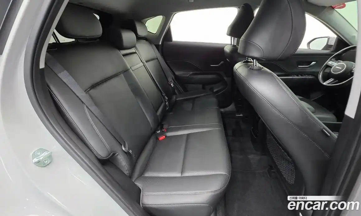 Hyundai Kona 2023 1.6 автомат (гидро), фото 19