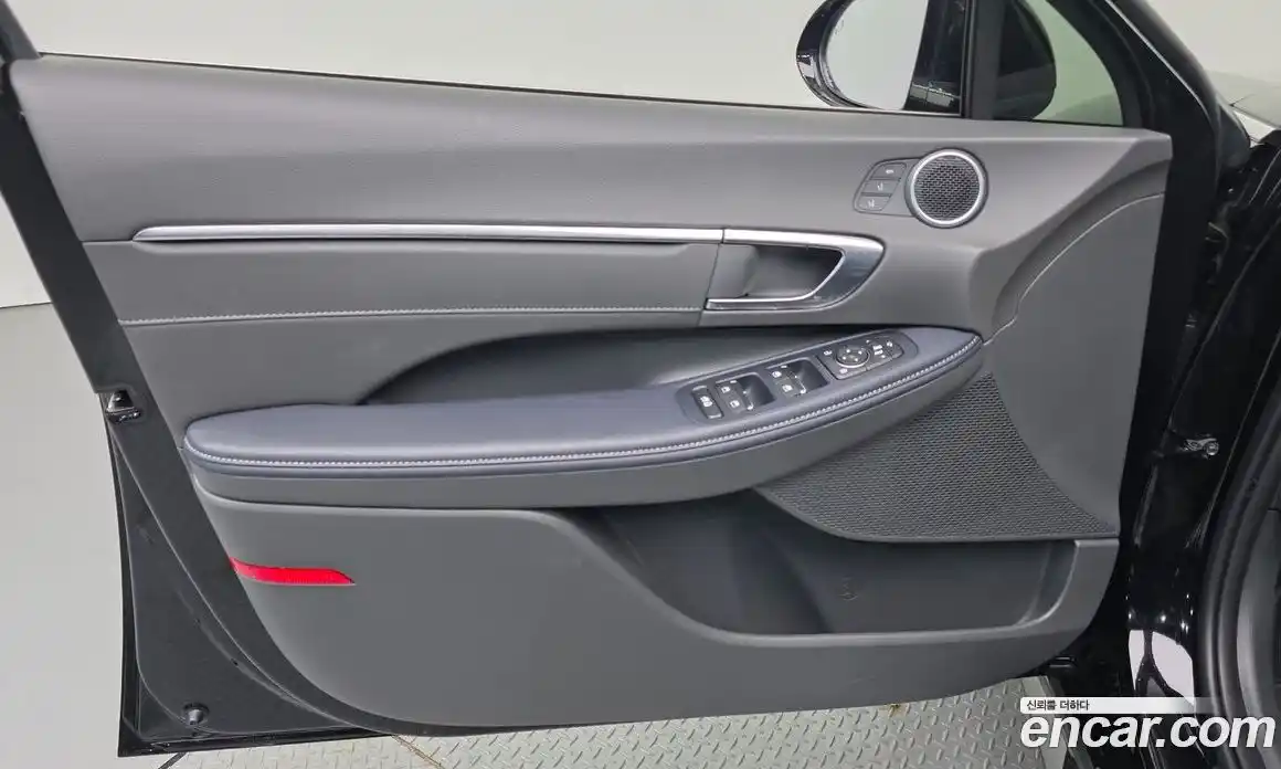Hyundai Sonata 2023 2.0 автомат (гидро), фото 14