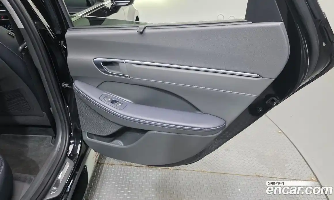 Hyundai Sonata 2023 2.0 автомат (гидро), фото 15