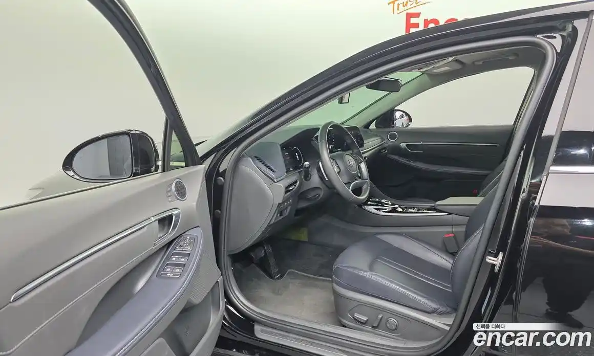 Hyundai Sonata 2023 2.0 автомат (гидро), фото 18