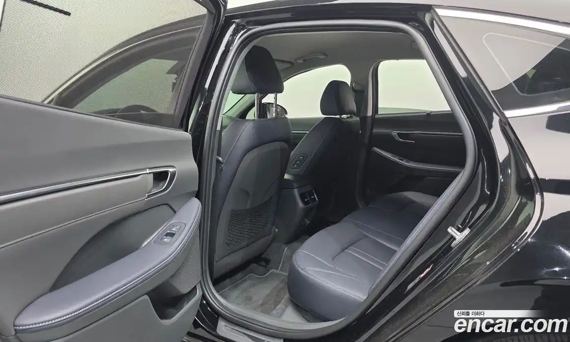 Hyundai Sonata 2023 2.0 автомат (гидро), фото 23