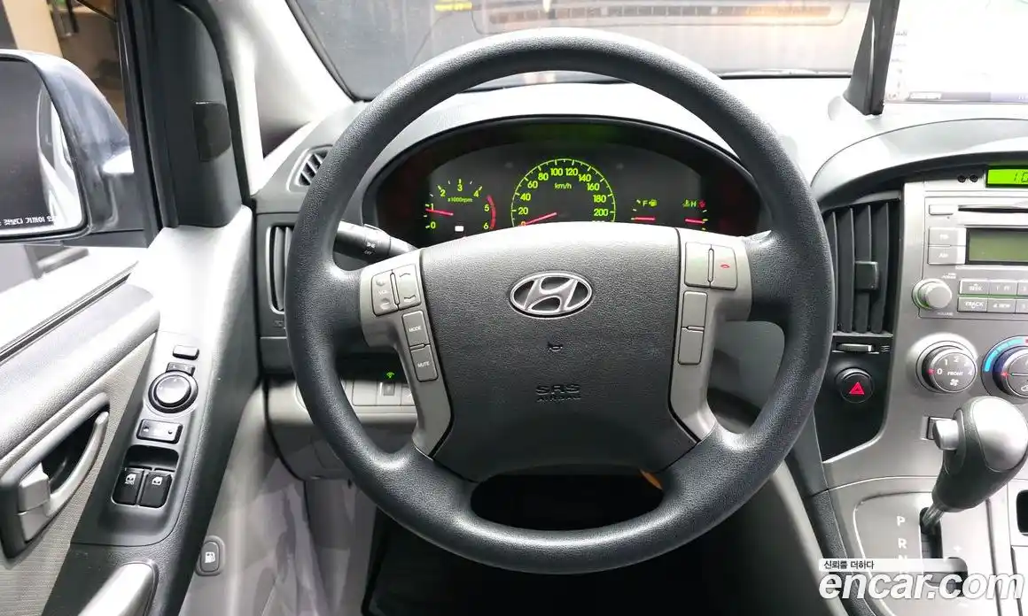 Hyundai Starex 2015 2.5 автомат (гидро), фото 13