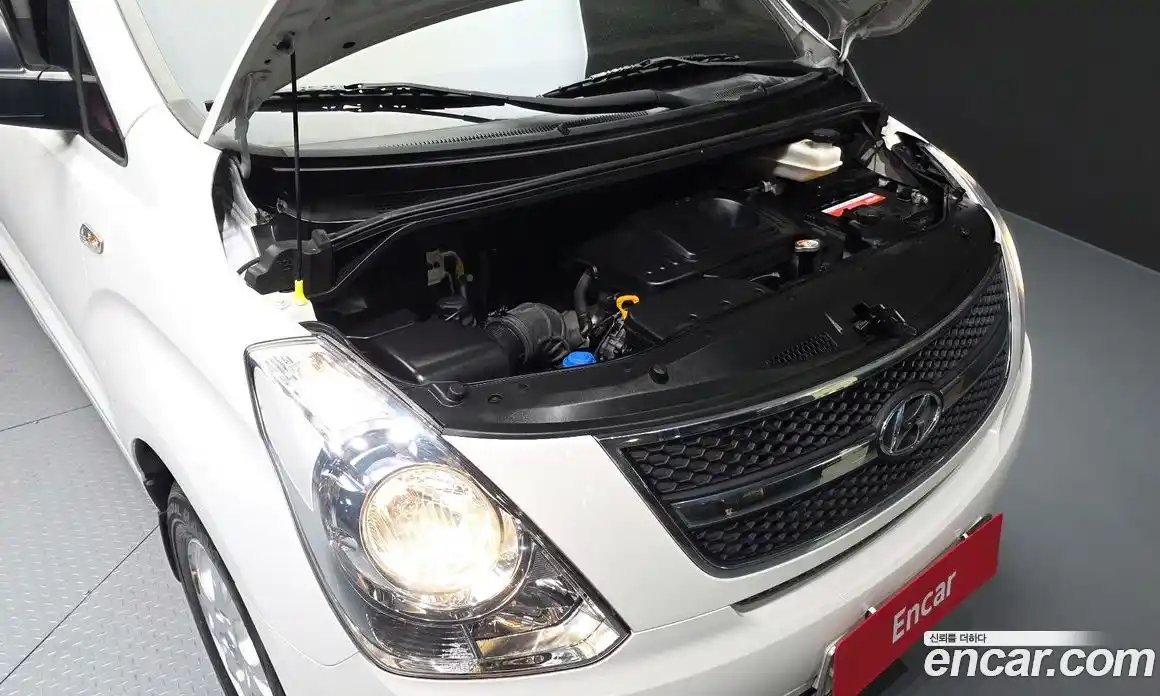 Hyundai Starex 2015 2.5 автомат (гидро), фото 6