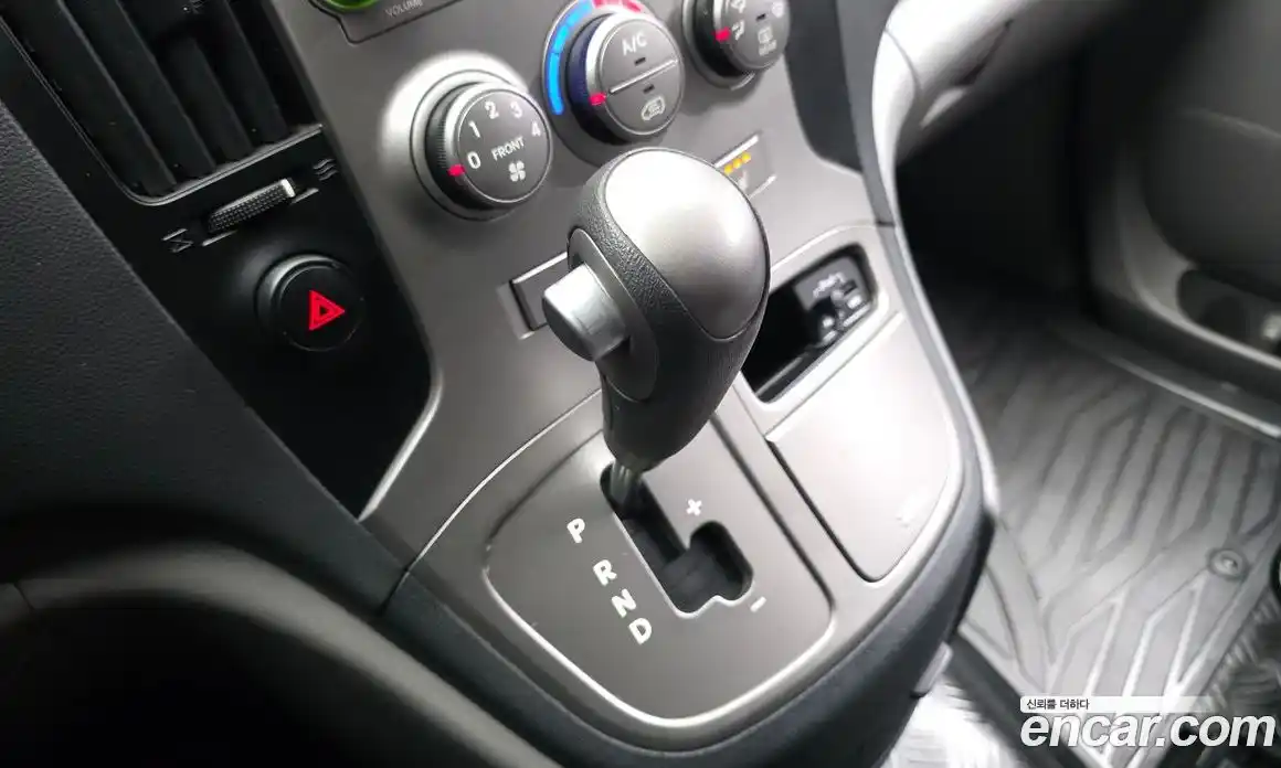 Hyundai Starex 2015 2.5 автомат (гидро), фото 9